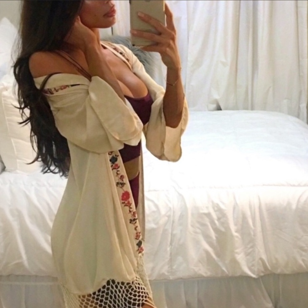 Cream ivory kimono with floral crochet detail xs 0